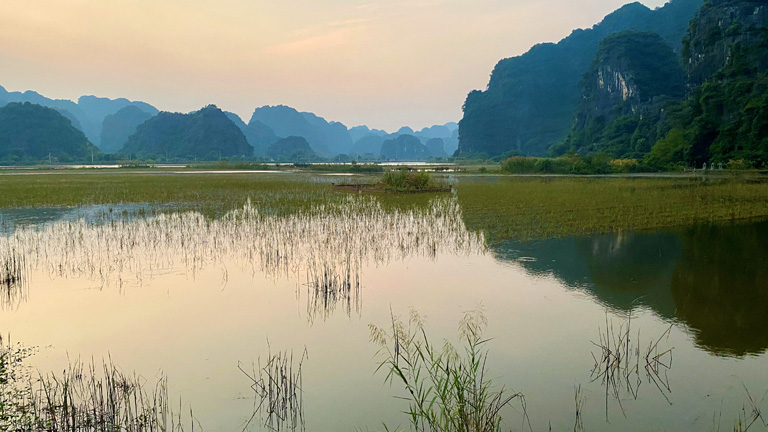 Lively cities, tradition and a rice hat