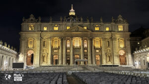 Petersdom bei Nacht